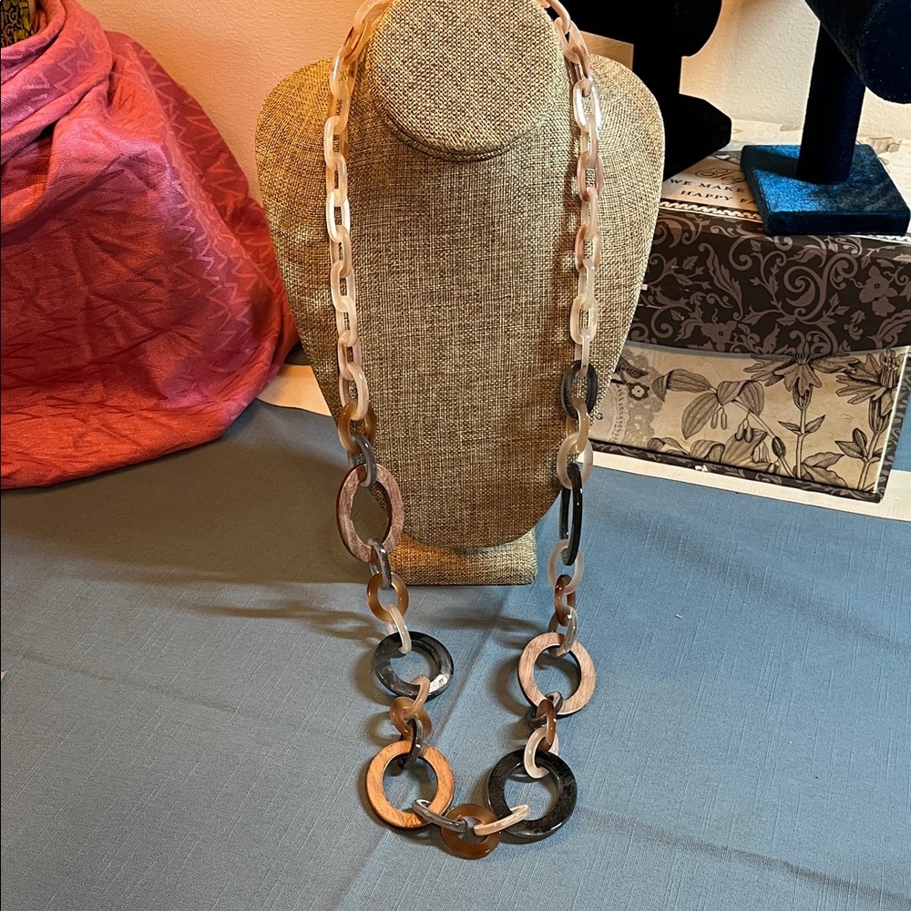 Link necklace in shades of tan, cream, brown, black and gray
